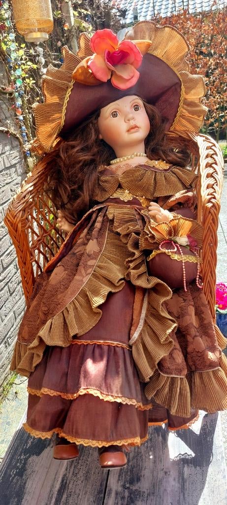 Decoratieve pop met hoed en tasje, Ophalen, Pop