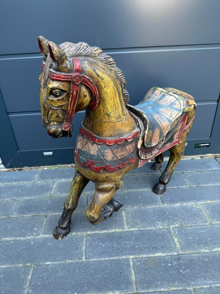 Oud handgesneden houten paard, Ophalen of Verzenden, Hout, Houtsnijwerk, Overige onderwerpen