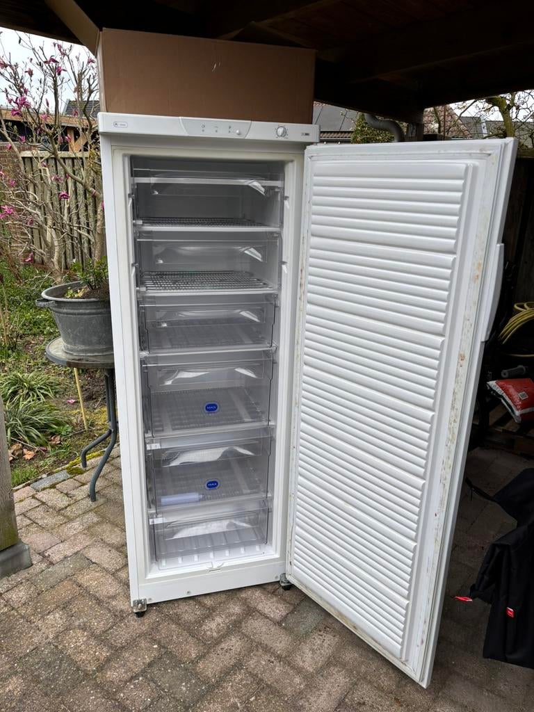 Wirlpool diepvrieskast, Ophalen, Zo goed als nieuw, Minder dan 60 cm