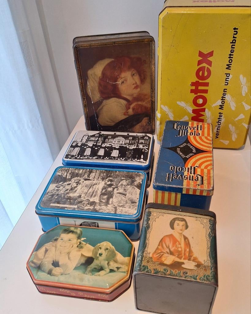 Oude blikken blik thee koekjes mottenballen, Ophalen of Verzenden, Gebruikt, Overige