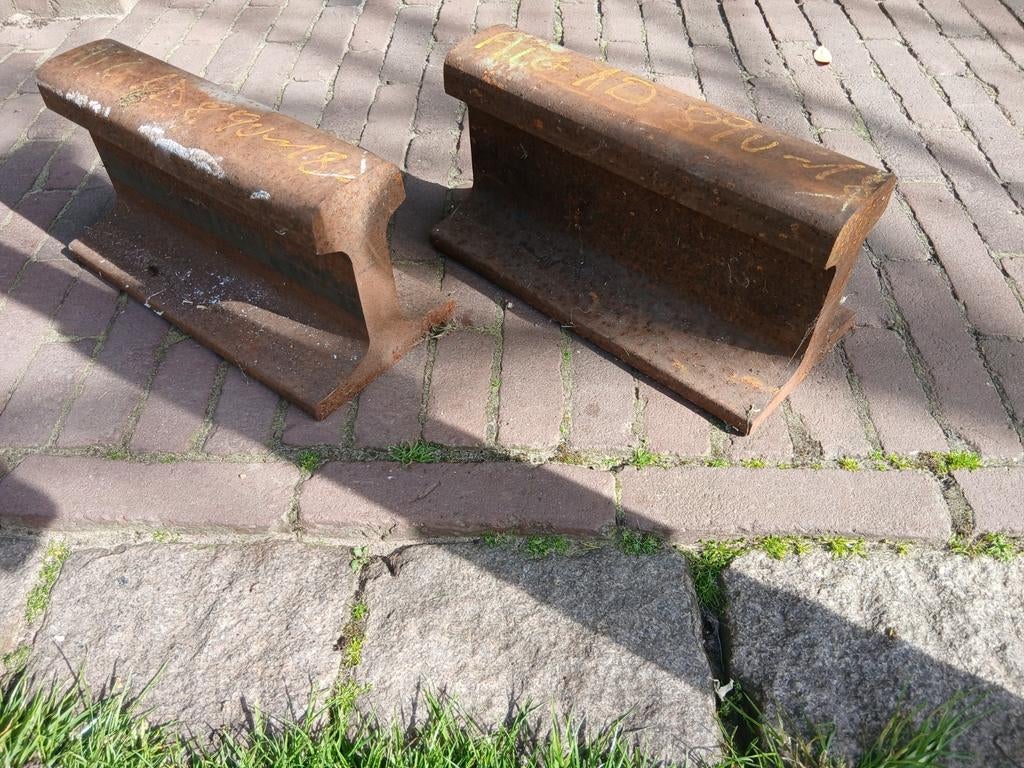 Spoorrail aambeeld, Ophalen