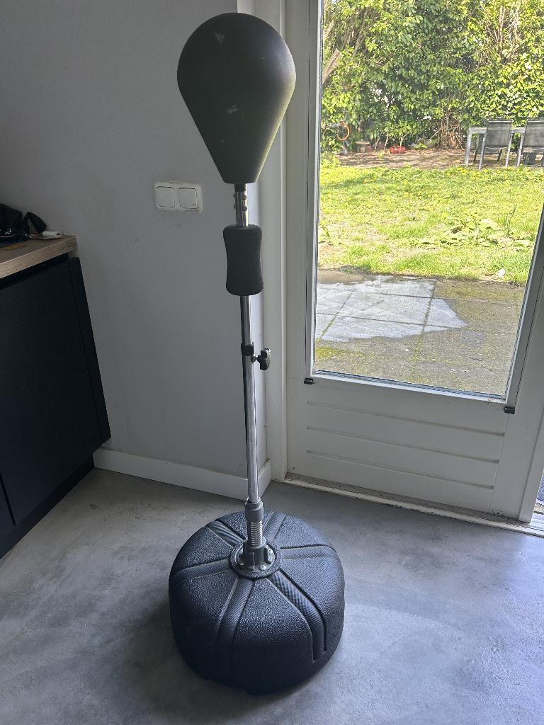 Outshock Ponsbal in hoogte verstelbaar tot 150cm, Ophalen, Zo goed als nieuw, Boksbal