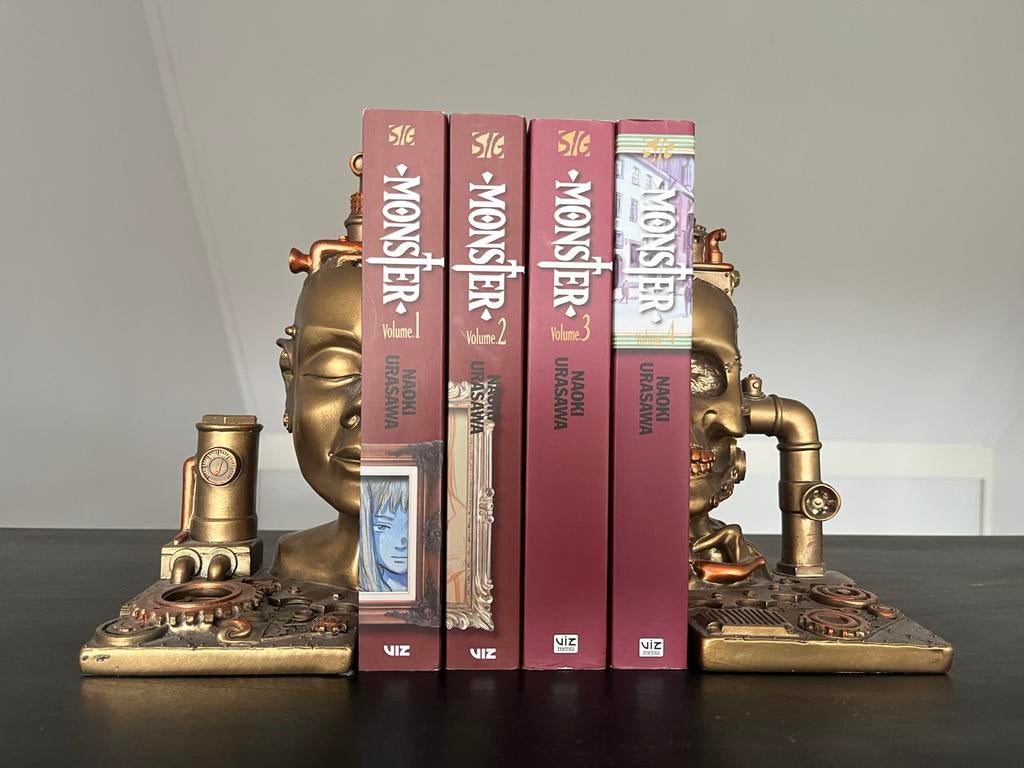 Monster door Naoki Urasawa - Deel 1 t/m 4 (Engels), Boeken, Ophalen of Verzenden, Zo goed als nieuw