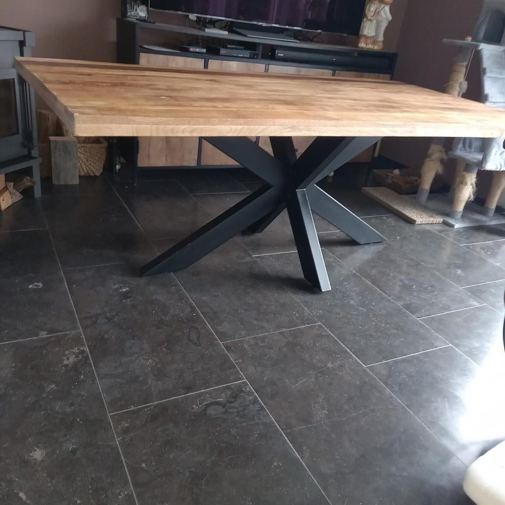 Mango houten eettafel met metalen X onderstel, 100 tot 150 cm, 200 cm of meer, Zo goed als nieuw, Vijf personen of meer