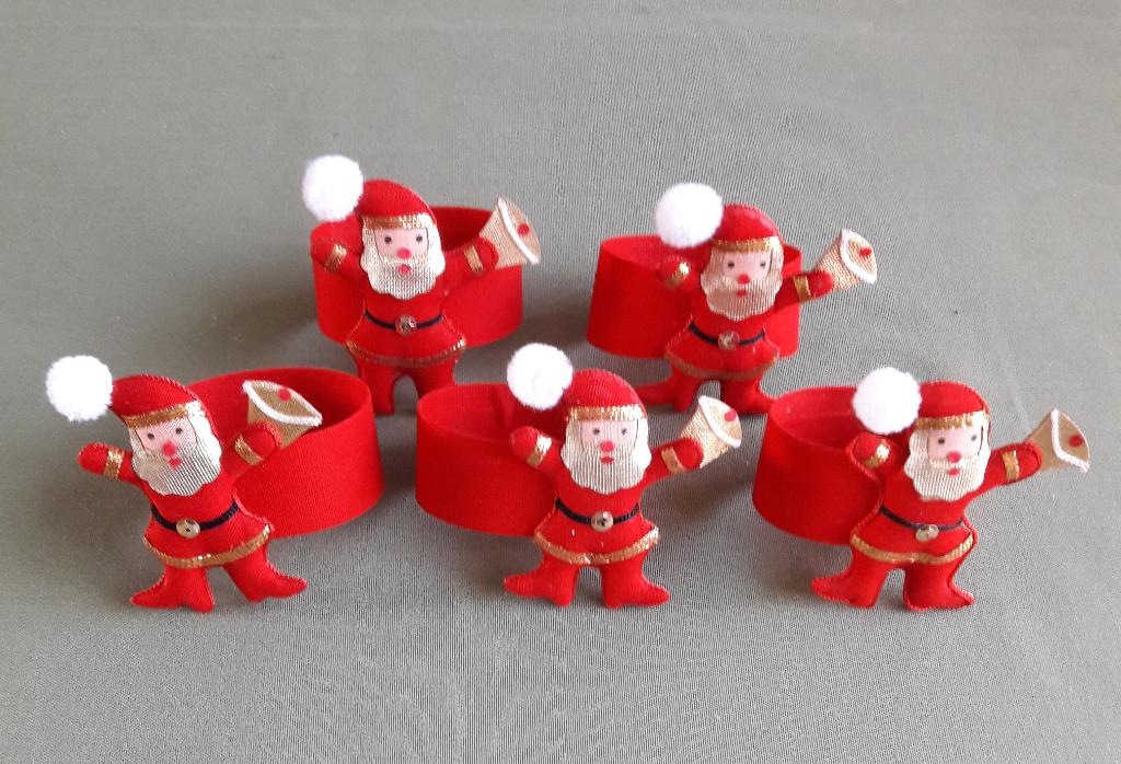 servetringen kerst met een vrolijk zwaaiende kerstman, Diversen, Kerst, Ophalen of Verzenden