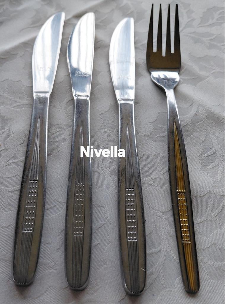 Nivella bewerkte messen vork gouden versiering, Huis en Inrichting, Keuken | Bestek, Ophalen of Verzenden, Rvs of Chroom