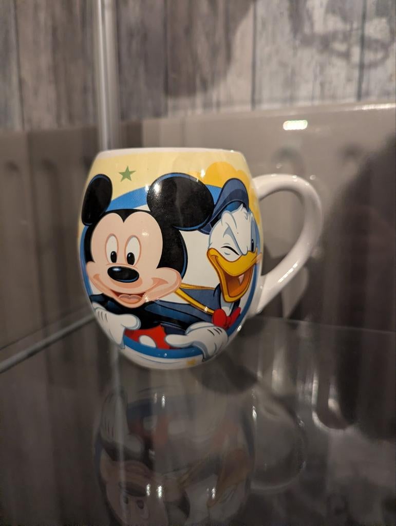 Disney mok met Mickey Mouse, Donald Duck en Goofy, Ophalen of Verzenden, Zo goed als nieuw, Overige typen