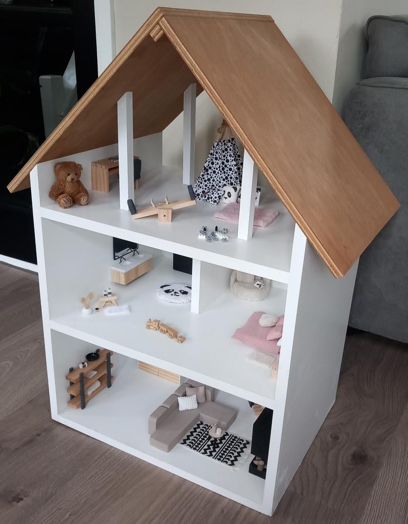 Poppenhuis compleet ingericht met nieuwe meubels., Ophalen, Nieuw, Poppenhuis