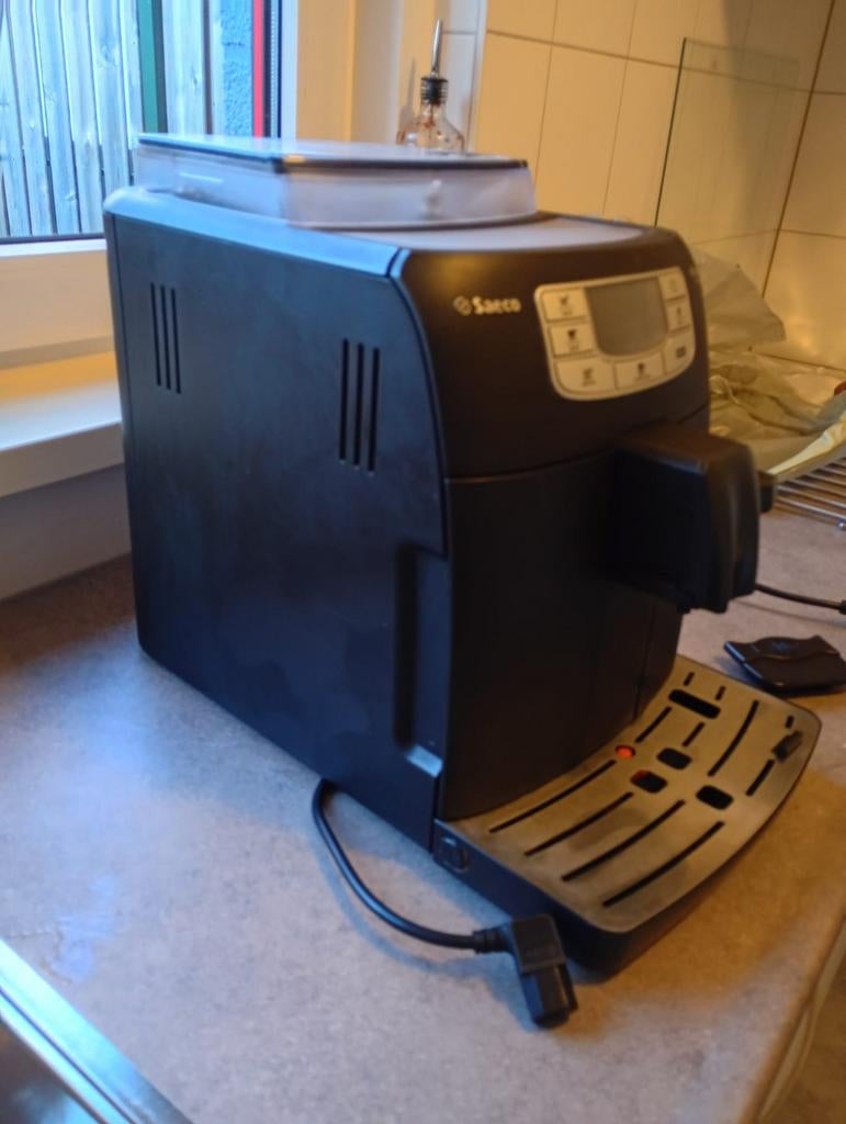 Saeco Intelia koffieapparaat - Zo goed als nieuw!, Witgoed en Apparatuur, Koffiezetapparaten, Ophalen, Koffiemachine, Koffiebonen