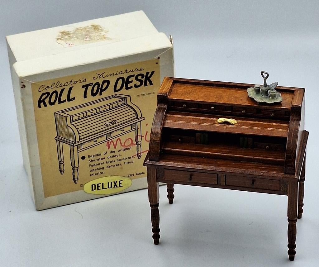 Een rolluik bureau van Shackman voor het poppenhuis, Verzamelen, Poppenhuizen en Toebehoren, Ophalen of Verzenden, Gebruikt, Poppenhuis