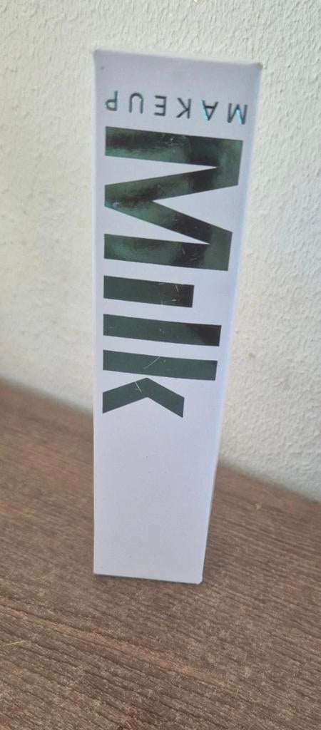 Milk 
Nieuw
100ml, Sieraden, Tassen en Uiterlijk, Uiterlijk | Cosmetica en Make-up, Ophalen of Verzenden, Nieuw, Gehele gezicht