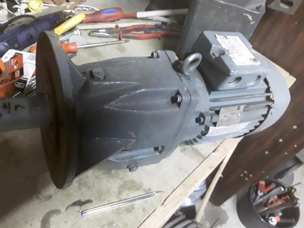 Elektromotor met vertragingskast, Doe-het-zelf en Verbouw, Ophalen, Elektromotor