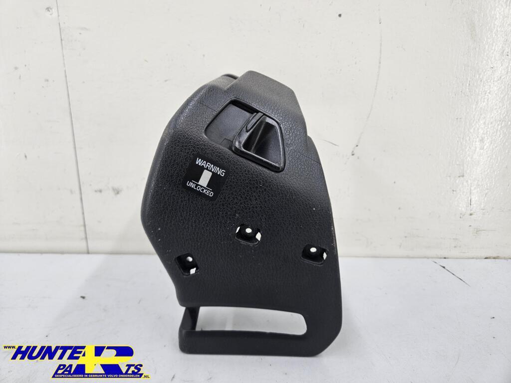 Achterbank ontgrendeling R Volvo V70/XC70 ('00-'08) 39857747, Gebruikt, Ophalen of Verzenden, Volvo, Volvo