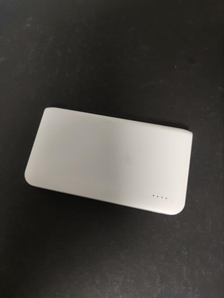 Hema Powerbank - Draadloos Opladen, Ophalen of Verzenden, Gebruikt, Hema