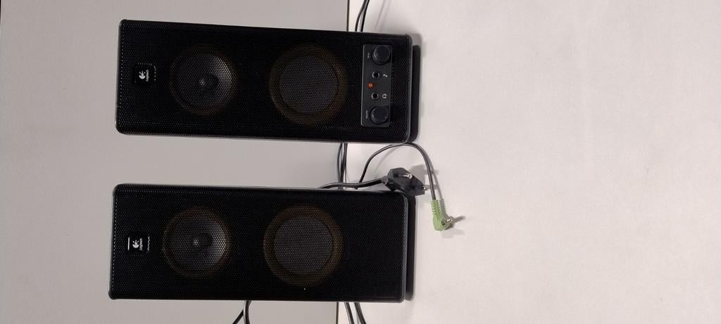 Logitech X-140  2.0 speakers, Ophalen of Verzenden, Zo goed als nieuw