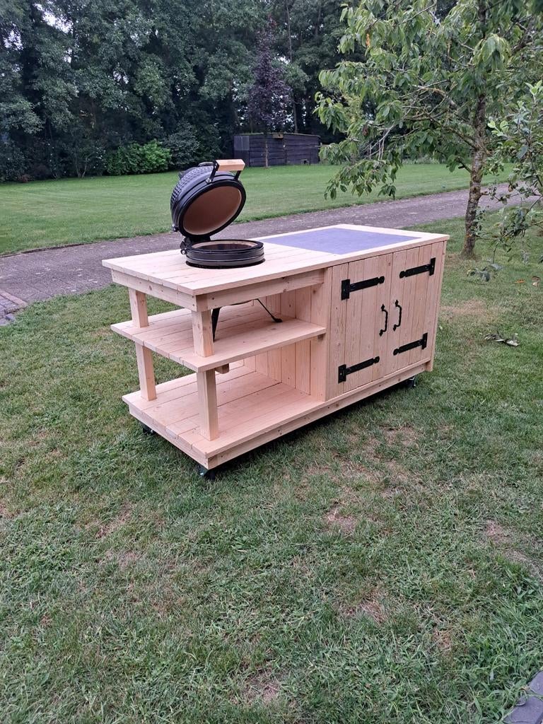 Mooie Buitenkeuken / kamado tafel / bbq, Tuin en Terras, Buitenkeukens, Zo goed als nieuw, Houtskool, Vrijstaand, Ophalen