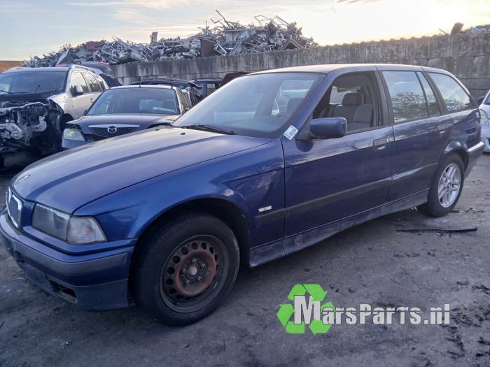 Kachel Bedieningspaneel van een BMW 3-Serie, Gebruikt, -, -, Ophalen of Verzenden