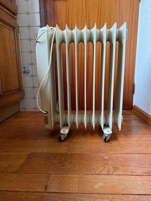 Oliegevulde elektrische radiator, Ophalen, 30 tot 80 cm, Radiator, Minder dan 60 cm