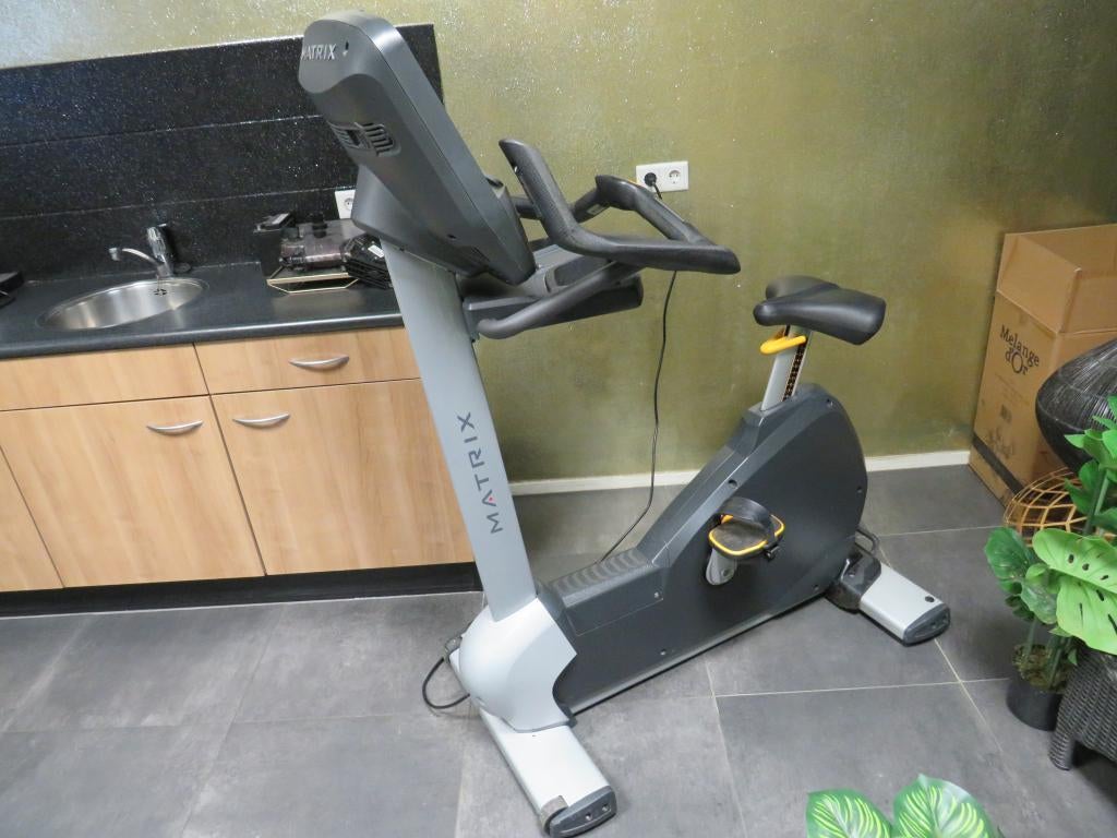 Matrix Hometrainer upright U7X Gebruikt, Ophalen, Gebruikt, Metaal, Benen
