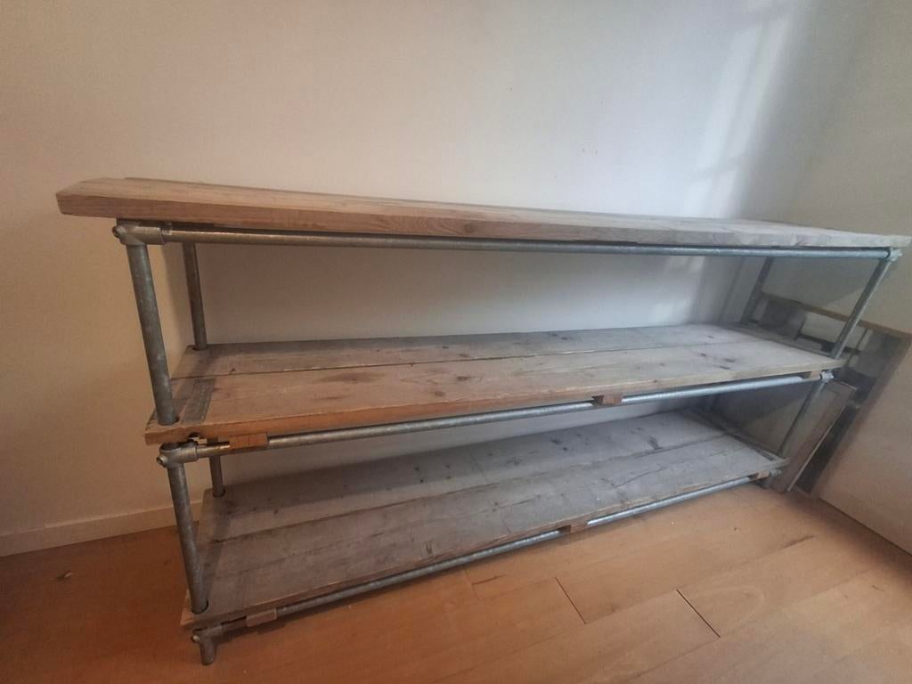 Steigerhouten kast, Ophalen, Zo goed als nieuw