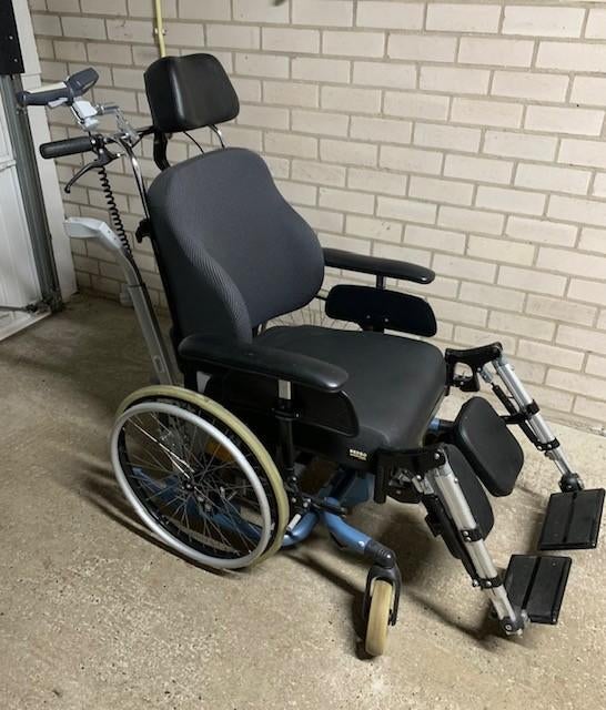 Luxe rolstoel met elektrische duwondersteuning, Ophalen, Zo goed als nieuw, Elektrische rolstoel