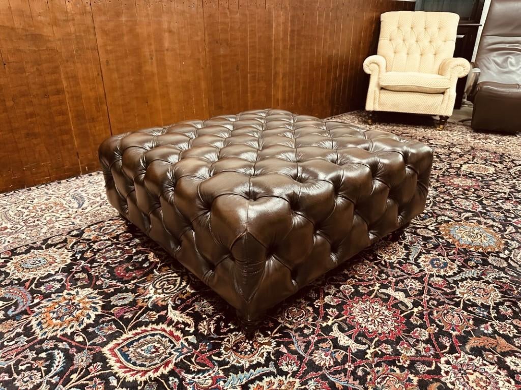 Grote Engelse Chesterfield Hocker Poef, Ophalen