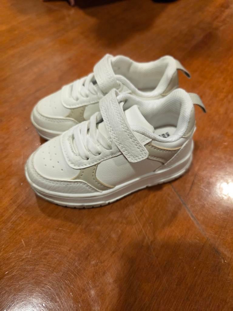 Witte schoentjes, Kinderen en Baby's, Babykleding | Schoentjes en Sokjes, Schoentjes, Ophalen of Verzenden, Primark, Jongetje