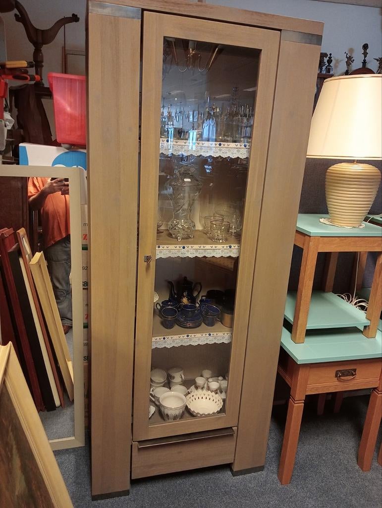 Vitrinekast in Nieuwstaat èn helemaal perfect, EU, Met deur(en), EU, 150 tot 200 cm