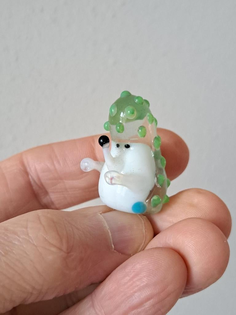 Groen-wit egel, glas 2.5x2.5x3.5cm, Ophalen of Verzenden, Zo goed als nieuw, Wild dier, Beeldje of Figuurtje