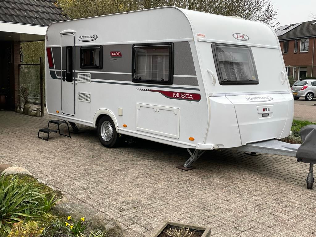 LMC Musica 440 D uit 2015 met voortent, luifel en mover, Standaardzit, Particulier, 5 tot 6 meter, LMC en Münsterland