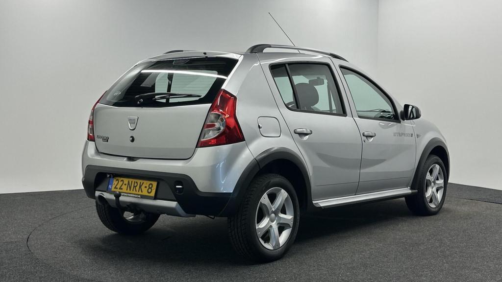 Dacia Sandero 1.6 Stepway AIRCO TREKHAAK LM., Auto's, Voorwielaandrijving, Stof, Zwart, 4 cilinders