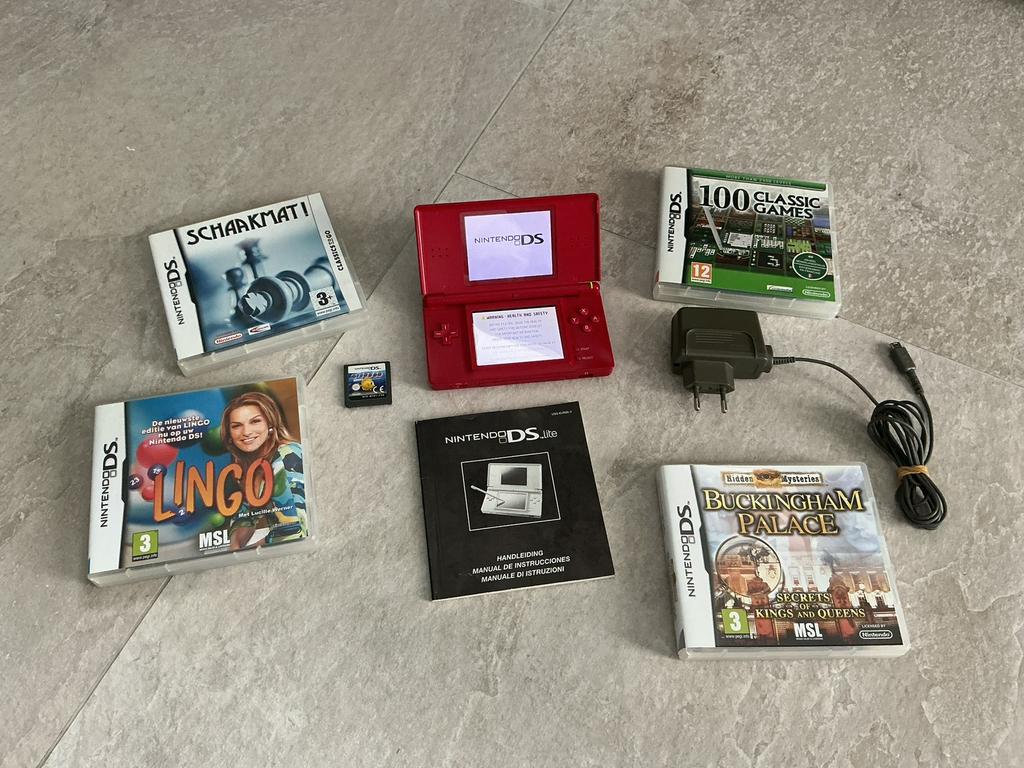Nintendo Ds lite rood met spellen, Spelcomputers en Games, Spelcomputers | Nintendo DS, Ophalen of Verzenden, Rood, DS Lite, Gebruikt
