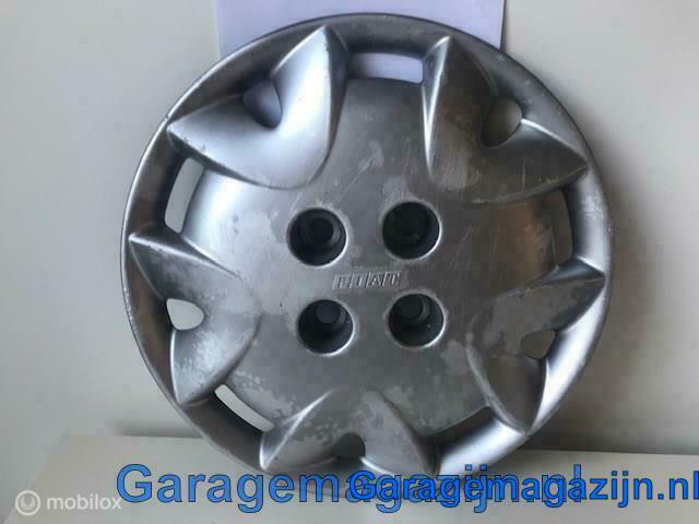 Wieldop Fiat Punto 14 inch beschadigd 46476567, Gebruikt, Ophalen of Verzenden
