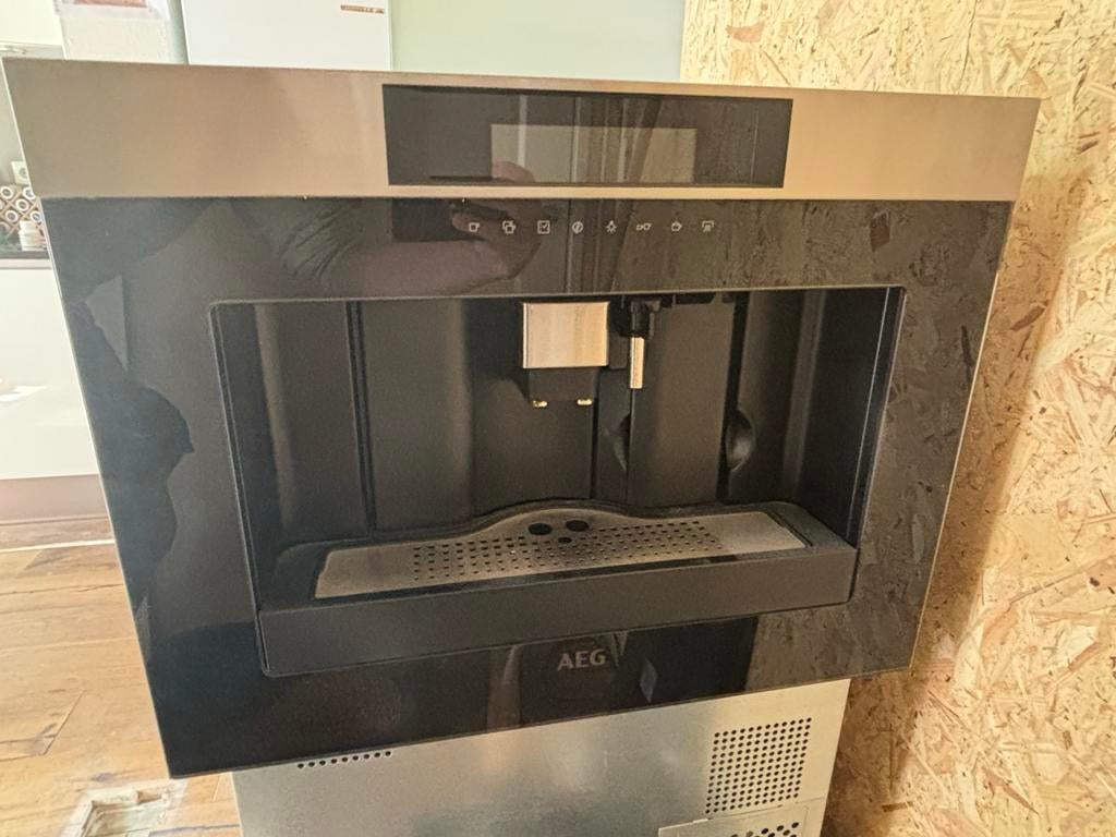 AEG KKK884500-M Inbouw Bonen Koffiezetapparaat, Witgoed en Apparatuur, Koffiezetapparaten, Ophalen, Zo goed als nieuw, Koffiemachine