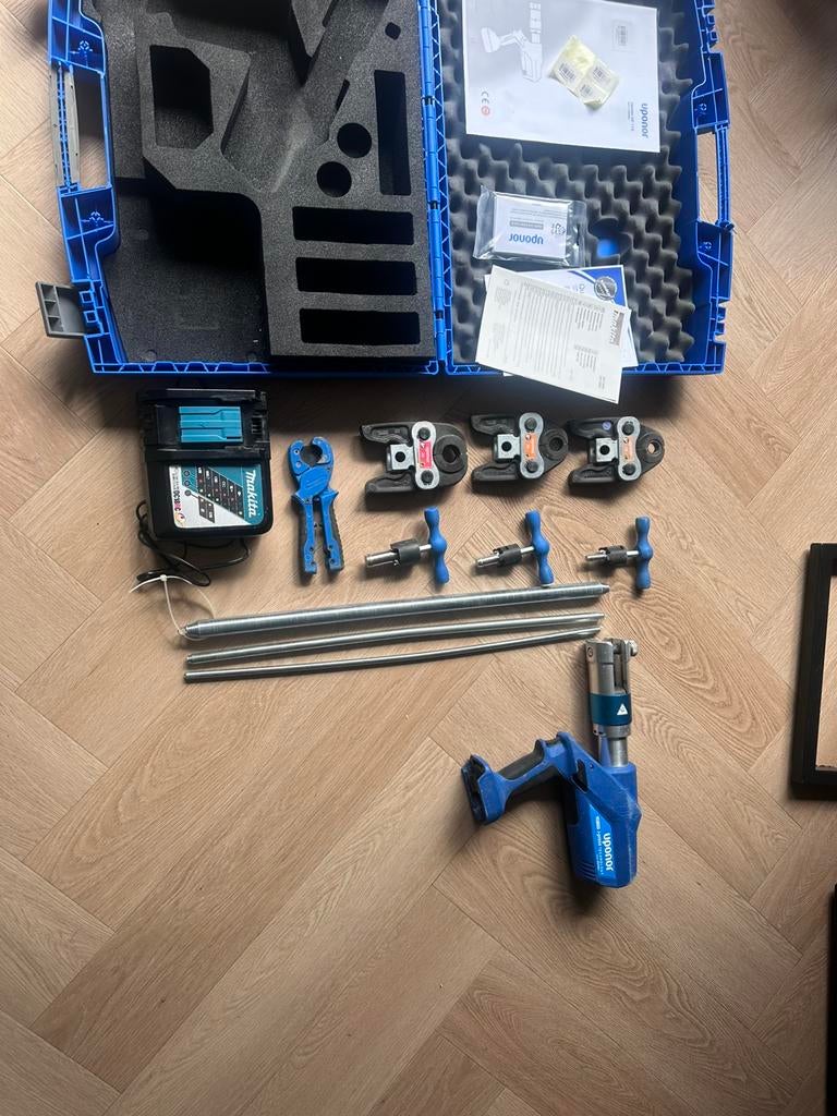 Uponor pers tang, Ophalen of Verzenden, Zo goed als nieuw