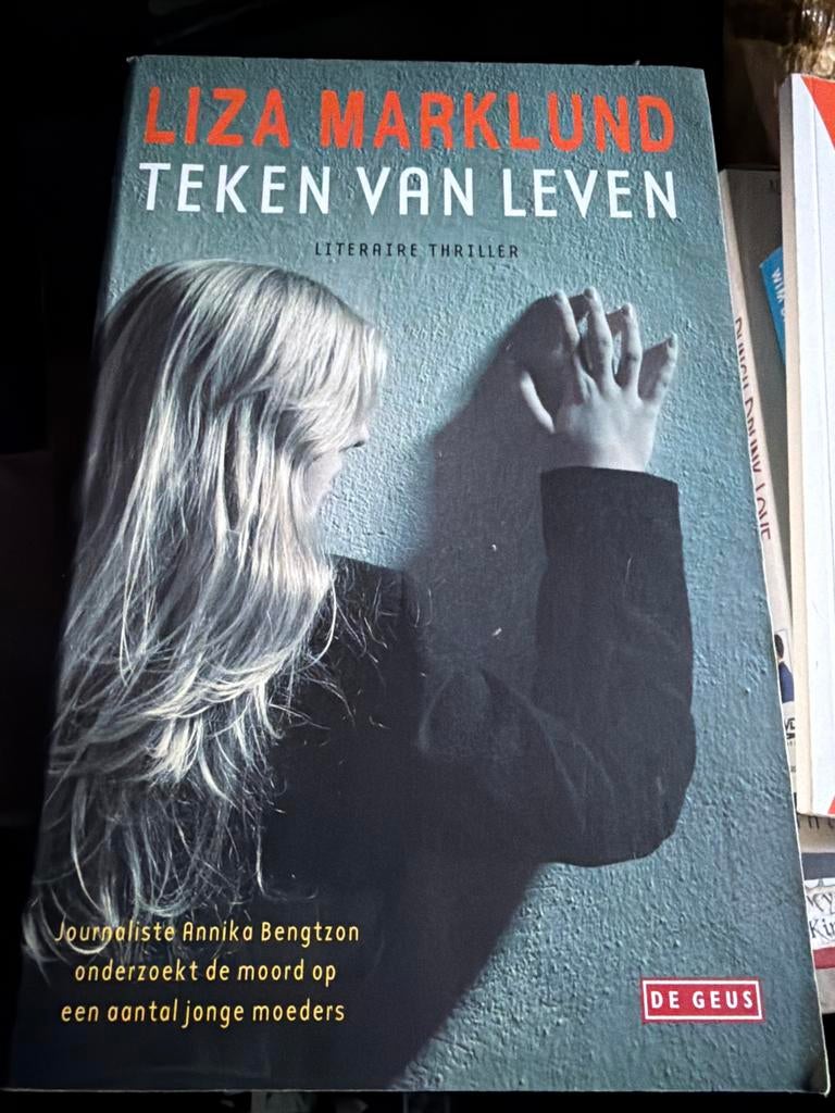 Z9.   Liza Marklund - Teken van leven, Scandinavië, Ophalen of Verzenden, Zo goed als nieuw, Liza Marklund