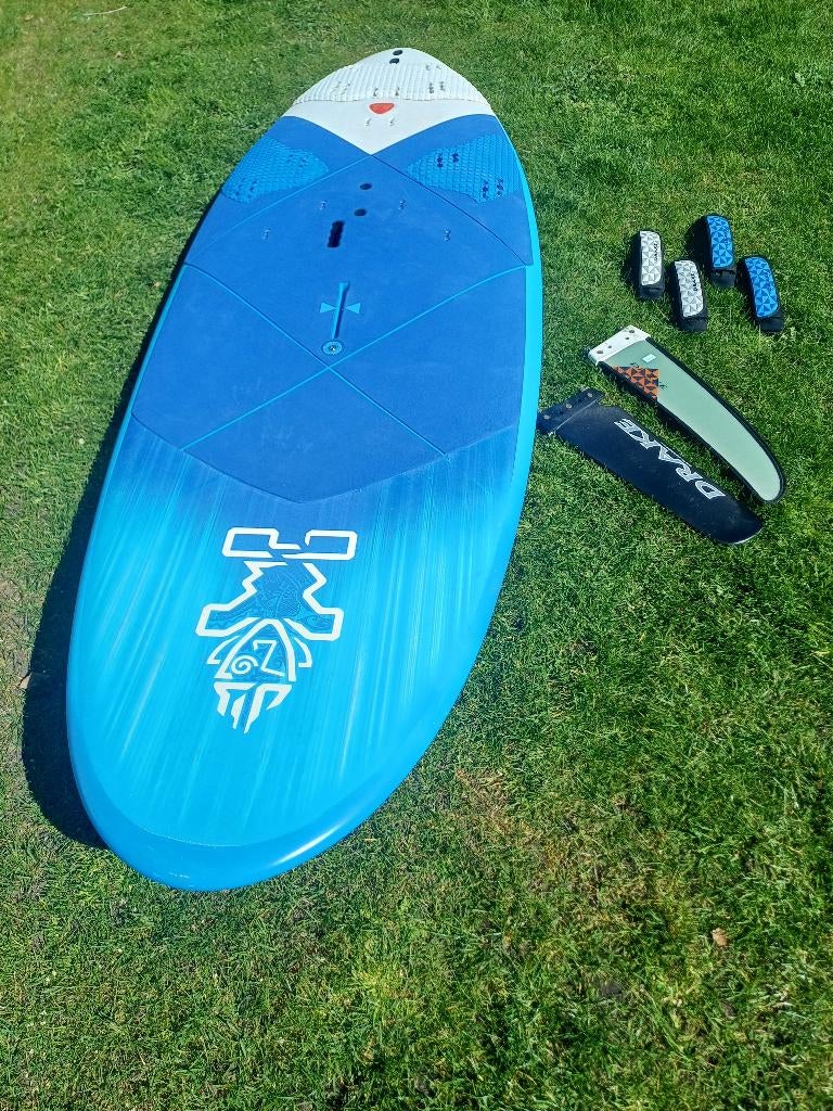 Starboard GO 3DX 141L, Watersport en Boten, Windsurfen, Zo goed als nieuw, Plank, 250 tot 300 cm, Met vin(nen), Ophalen