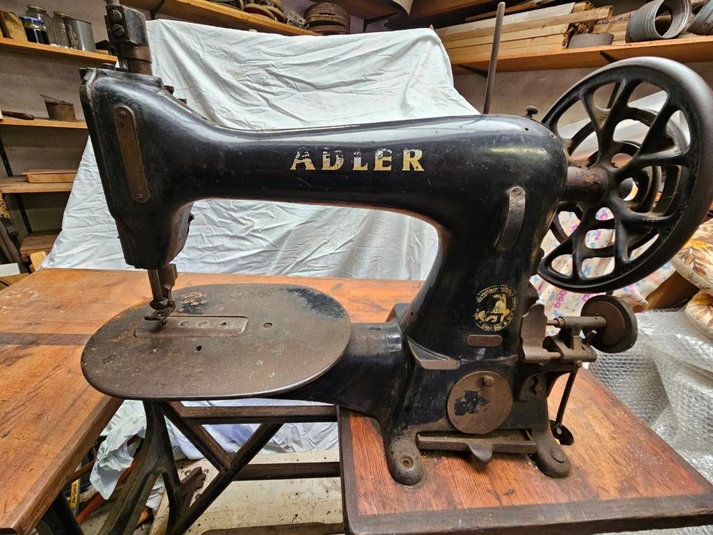Adler leer schoenmakers machine, Ophalen