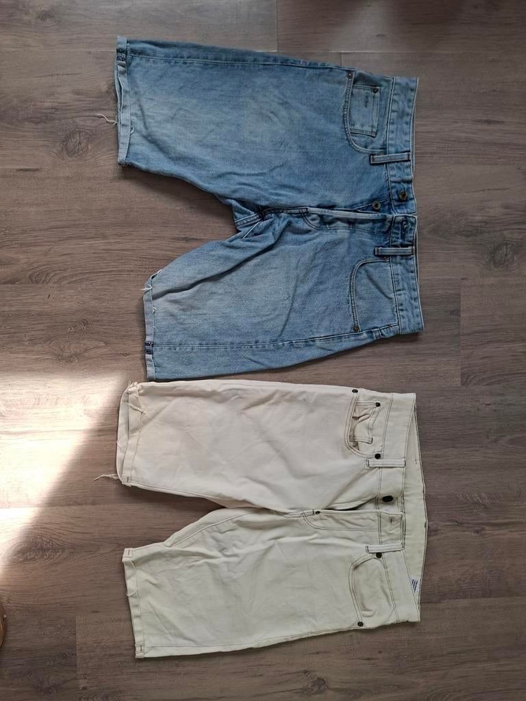 2x G-Star korte spijkerbroek - Blauw & Beige, Kleding | Heren, Broeken en Pantalons, Ophalen of Verzenden, G-Star, Gedragen, Maat 48/50 (M)