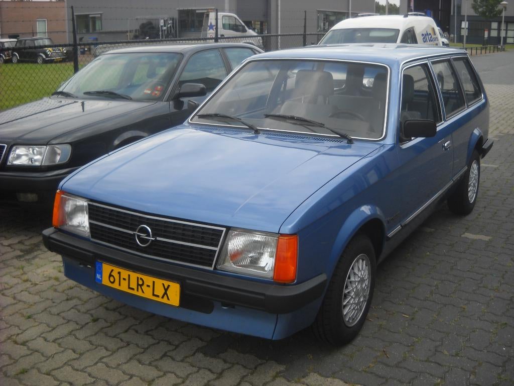 Opel Kadett 1.3 N Caravan 1980 Blauw, Stof, 4 cilinders, Stationwagon, Handgeschakeld
