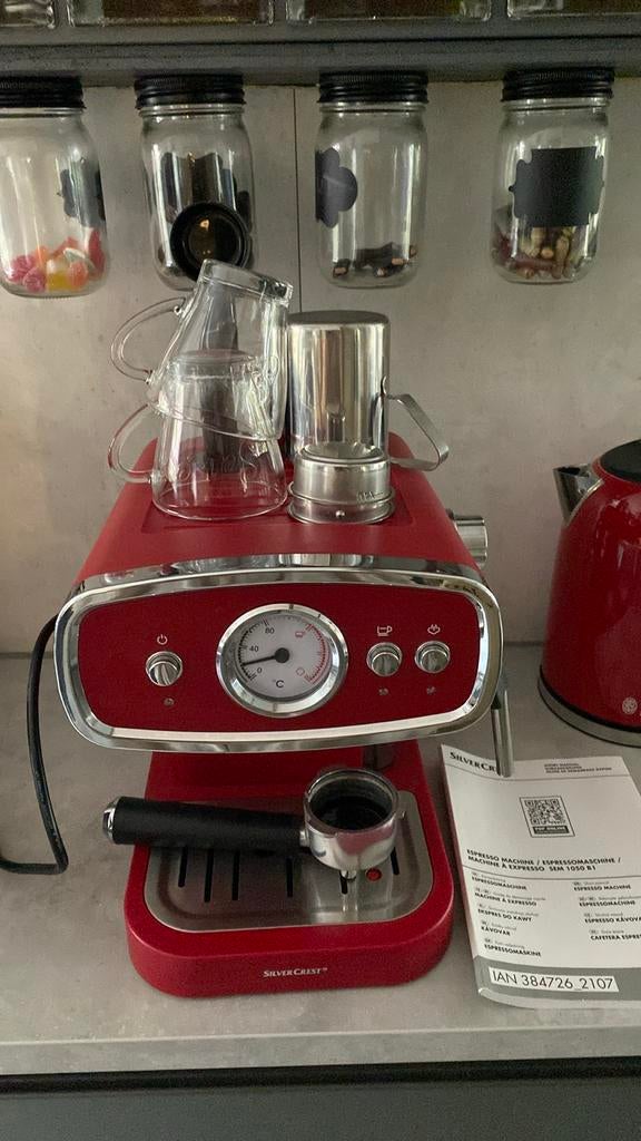Rood SilverCrest espresso apparaat, Witgoed en Apparatuur, Koffiezetapparaten, Stoompijpje, Gebruikt, Espresso apparaat, Gemalen koffie