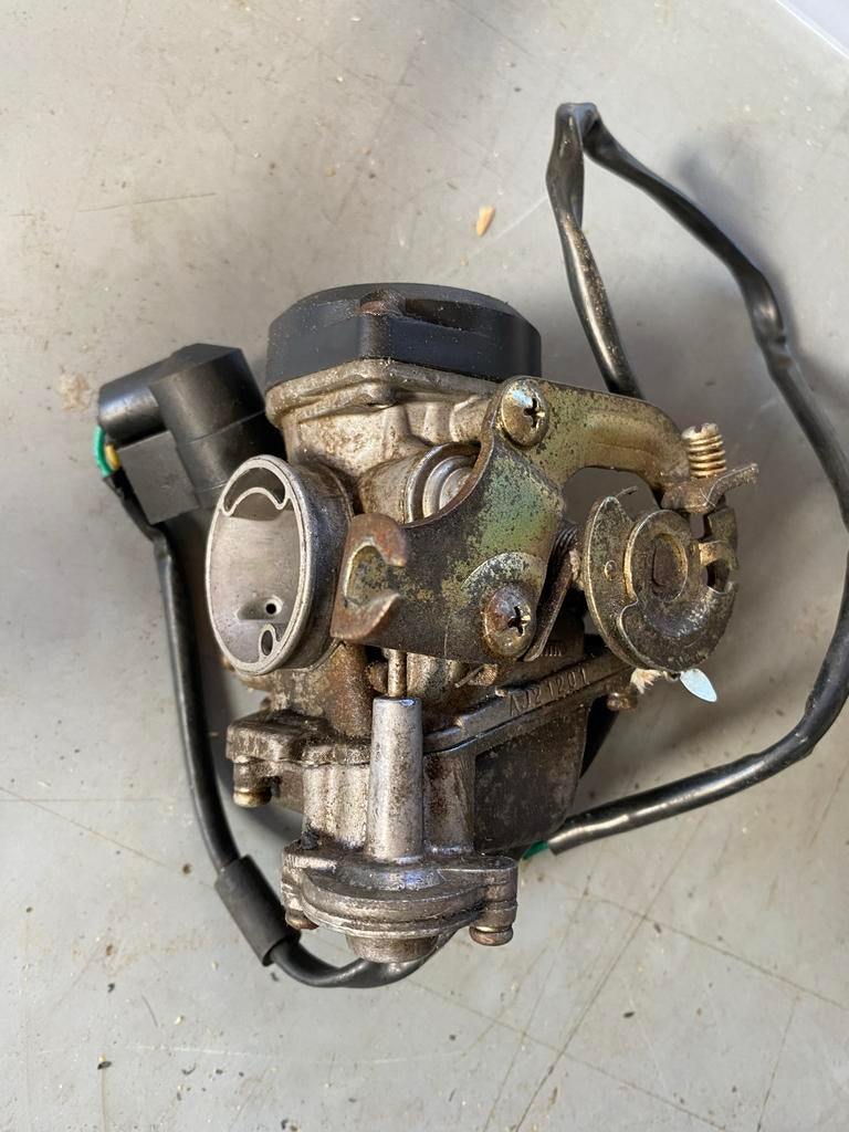 Carburateurs 2 stuks 50cc 4-takt GY6 motorblok, Ophalen, Gebruikt, Carburateur, Overige merken