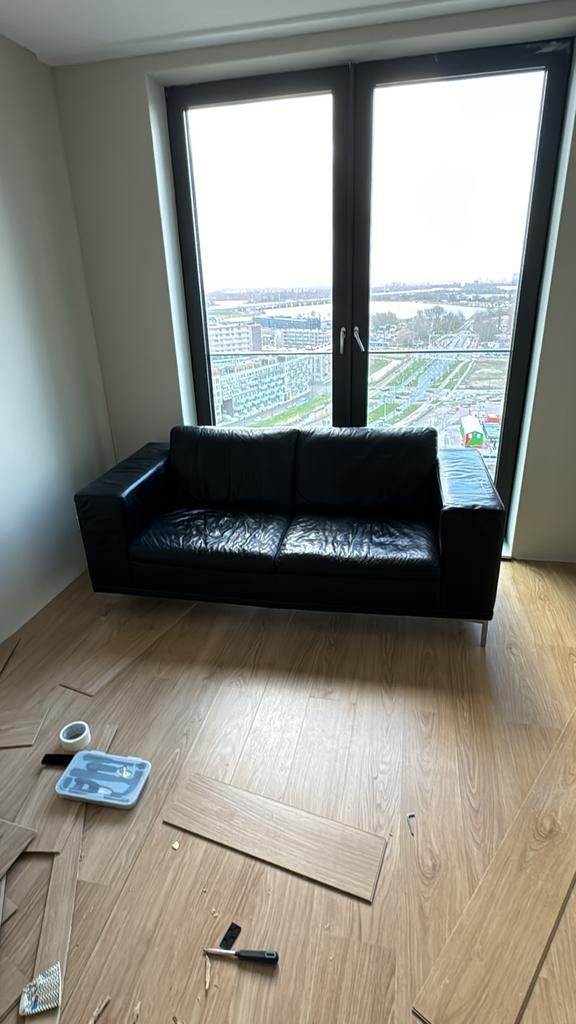 Zwarte leren design bank - Comfortabel en stijlvol, 150 tot 200 cm, Tweepersoons, Ophalen of Verzenden, Zo goed als nieuw