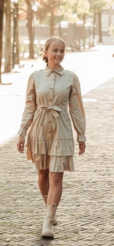 Zandkleur '' beige Jurkje - Nieuw - S/M VOORJAAR, Beige, Klein en klassiek, Nieuw, Ophalen of Verzenden