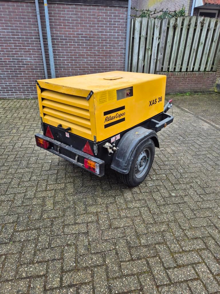 Atlas Copco XAS 36 mobiele compressor, Gebruikt, Ophalen of Verzenden, Geluidgedempt, 6 tot 10 bar