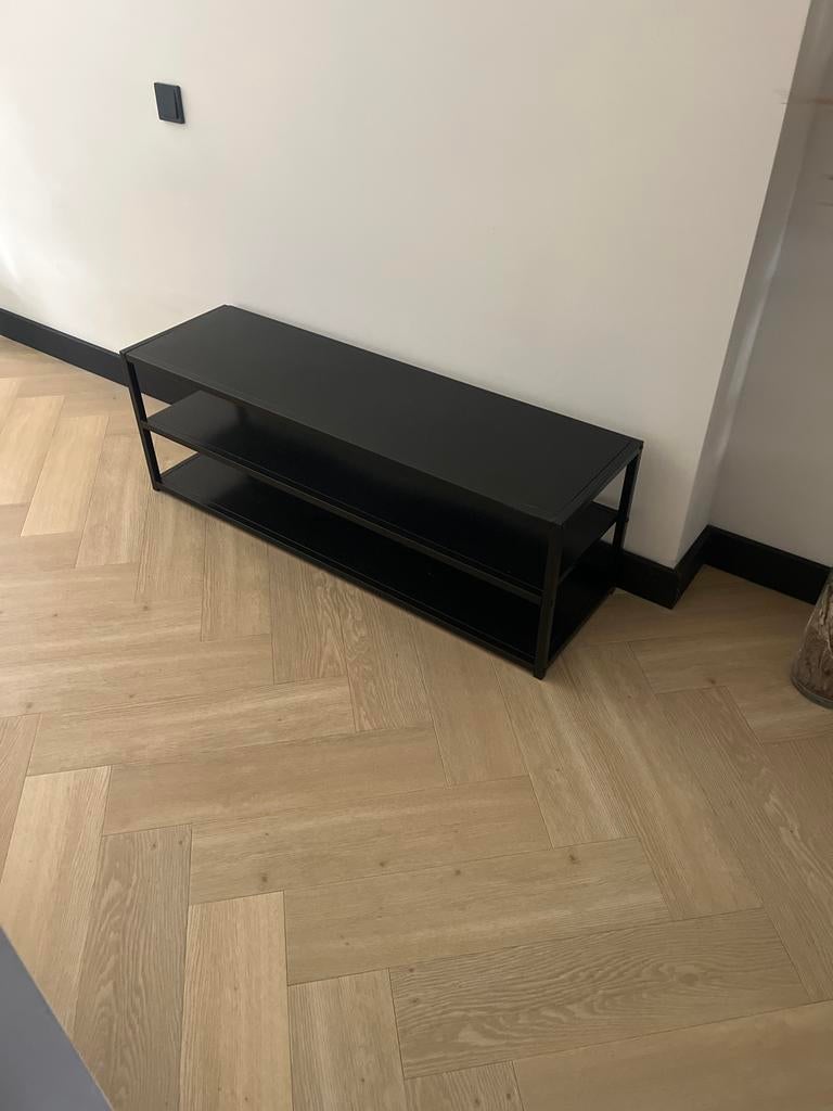 Metalen TV Meubel 140 cm, 40 cm 35 diep - Modern Design, Gebruikt, 100 tot 150 cm, Ophalen of Verzenden, Minder dan 100 cm