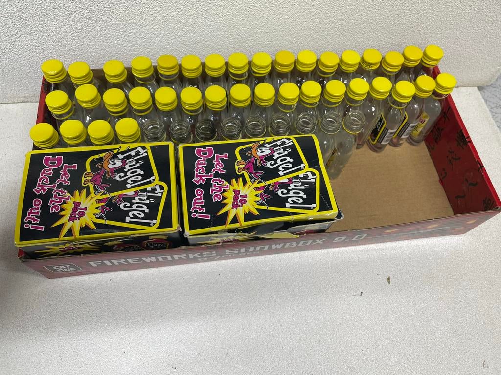 Flügel verzameling lege flesjes 67stuks, Ophalen of Verzenden, Gebruikt, Verpakking