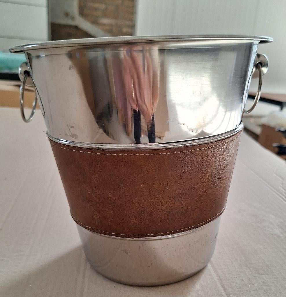 Mooie nieuwe wijnkoeler, Nieuw, Ophalen of Verzenden, Minder dan 5 flessen, Metaal