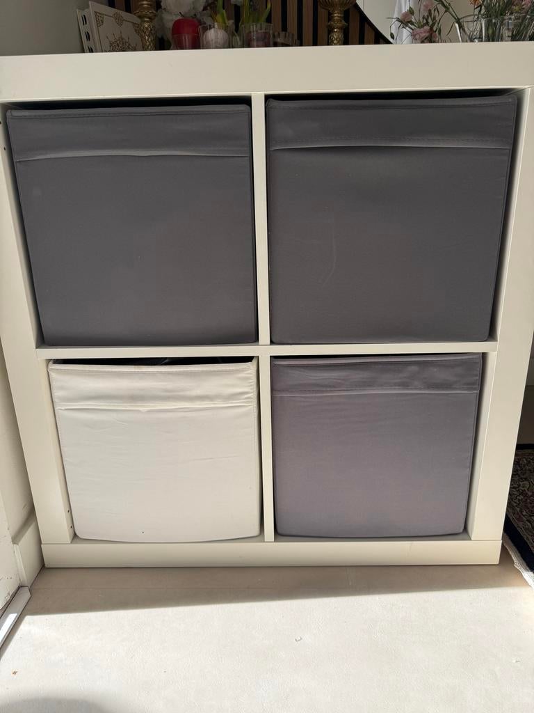 IKEA Kallax kast met 4 vakken en opbergboxen, Ophalen, Gebruikt