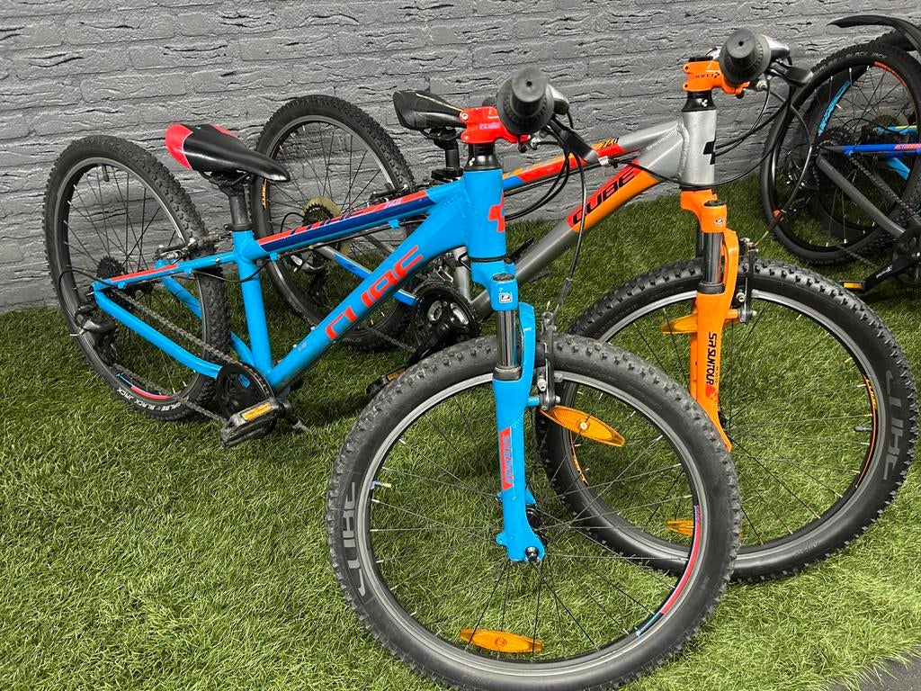 2X Cube Acid Race 240 mountainbike 24 inch cube MTB 240 kids, Fietsen en Brommers, Fietsen | Kinderfietsjes, Zo goed als nieuw